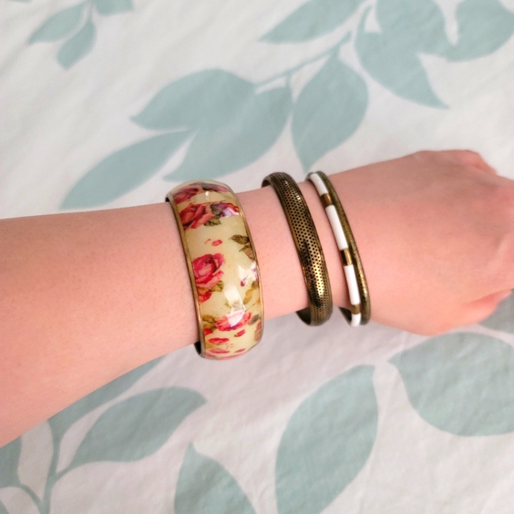 Gold Tone Bangles Bracelet Set (4)